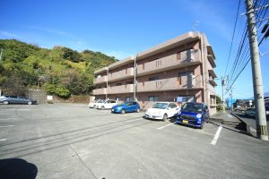 【 東谷山１丁目 】　フルール園田駐車場